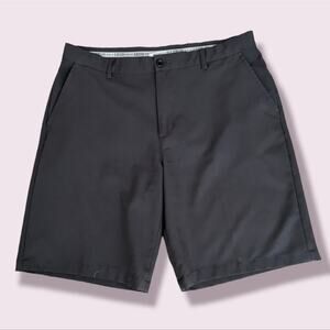 Izod Golf Men's Flat Front Shorts Size 36